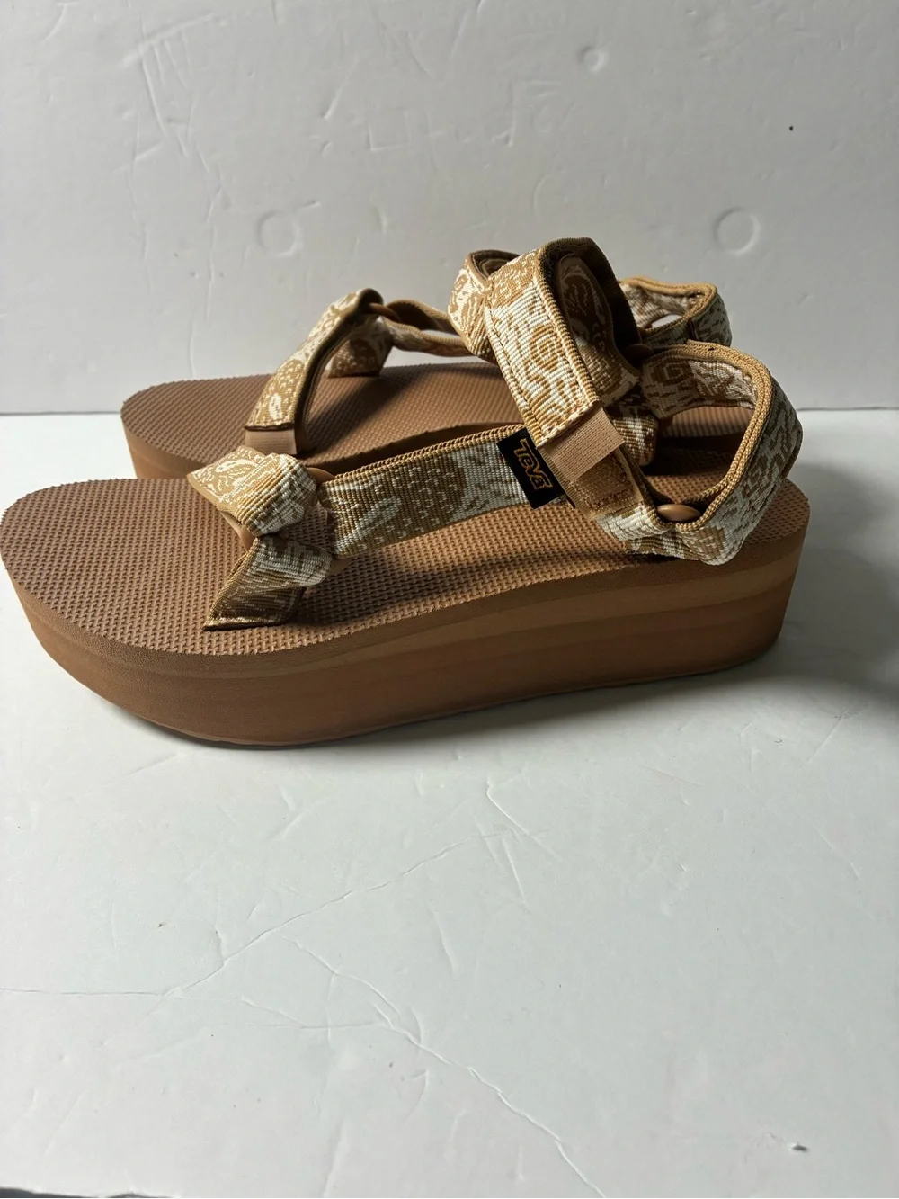 Teva Women's Outdoor Strappy Sandals in Tan and Cream